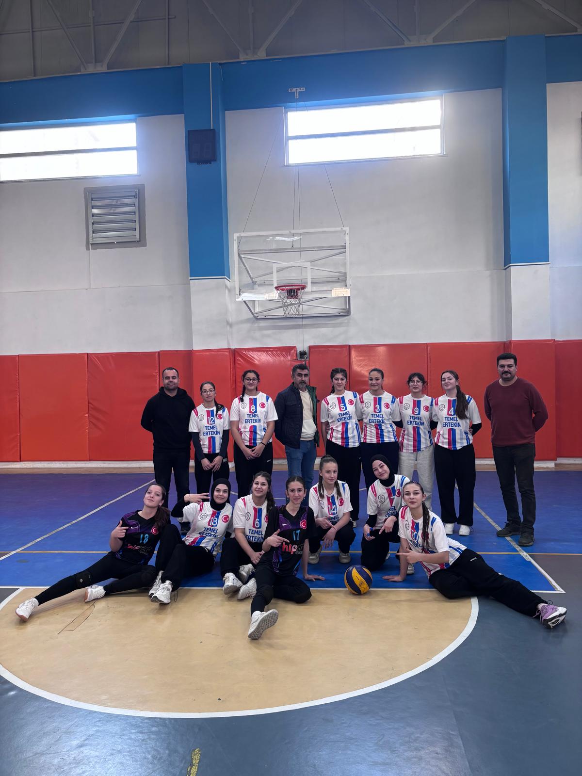 Afşin Anadolu Lisesi, Voleybolda Bir Üst Tura Yükseldi (1)