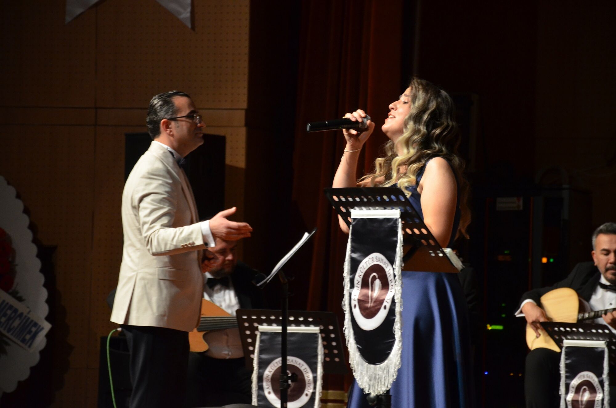 Afşin Kültür Sanat Derneği’nden “İnce Saz Şarkıları” Konseri Kahramanmaraş’ta Unutulmaz Gece (11)