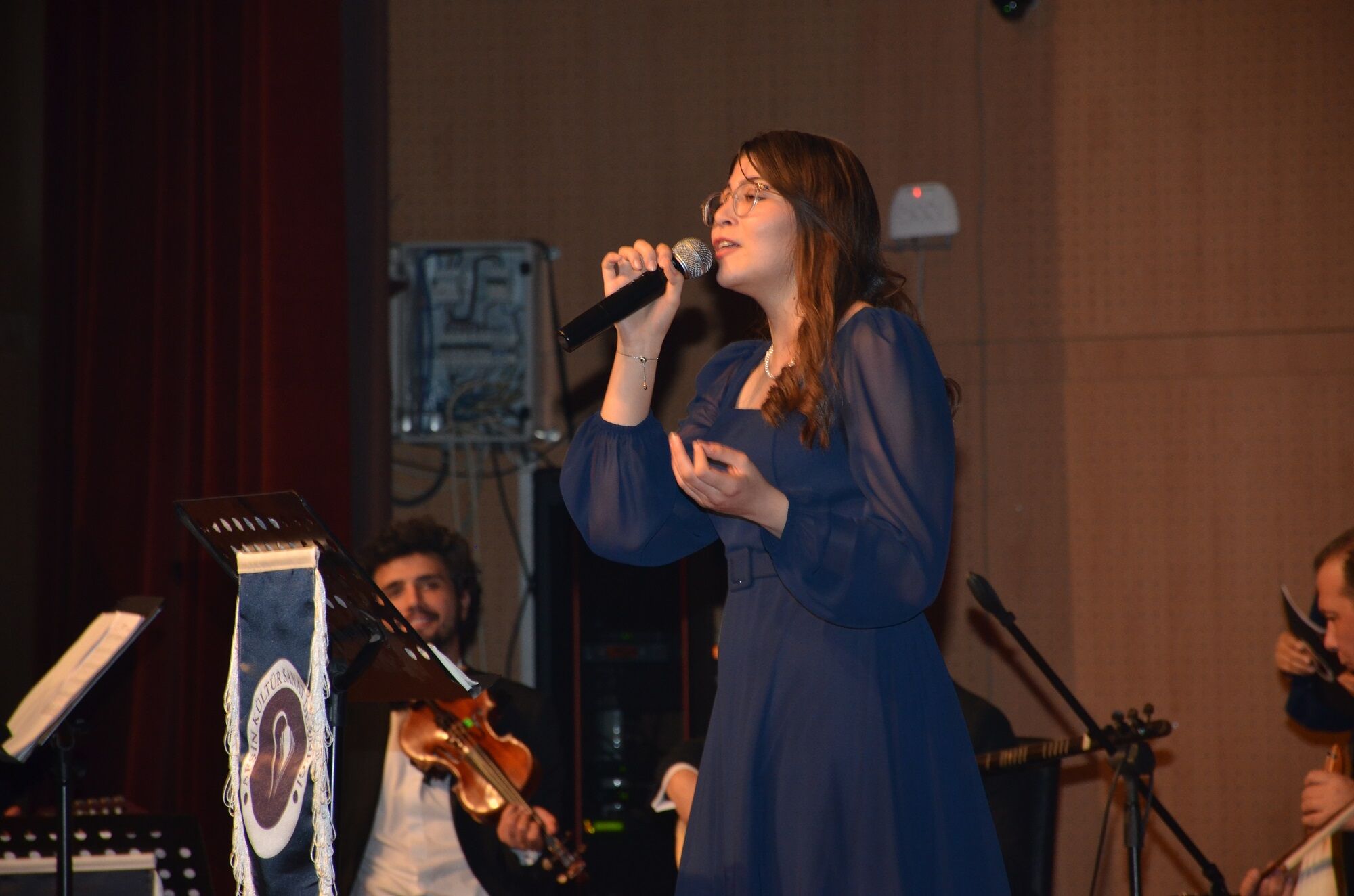 Afşin Kültür Sanat Derneği’nden “İnce Saz Şarkıları” Konseri Kahramanmaraş’ta Unutulmaz Gece (14)