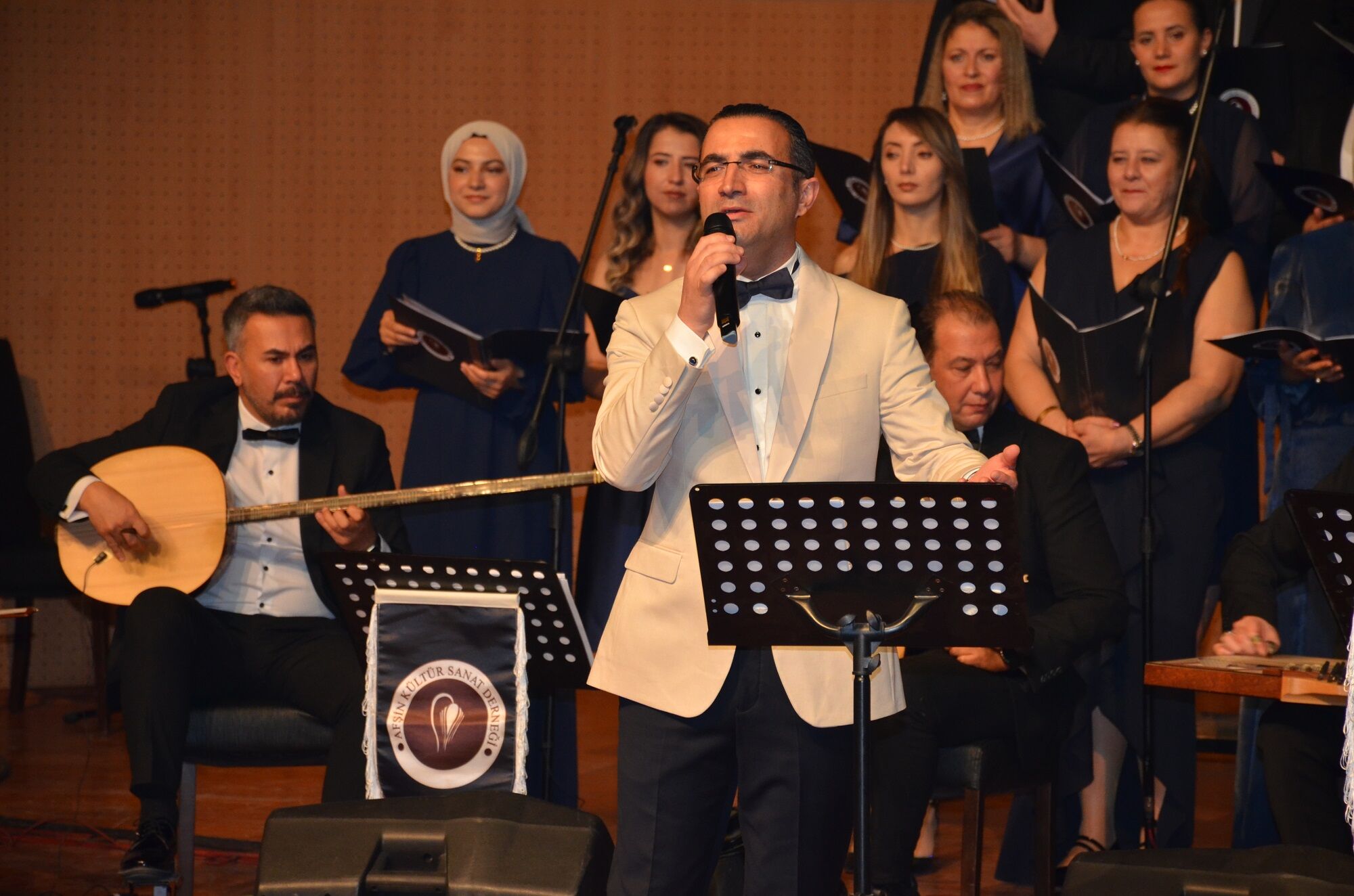 Afşin Kültür Sanat Derneği’nden “İnce Saz Şarkıları” Konseri Kahramanmaraş’ta Unutulmaz Gece (17)