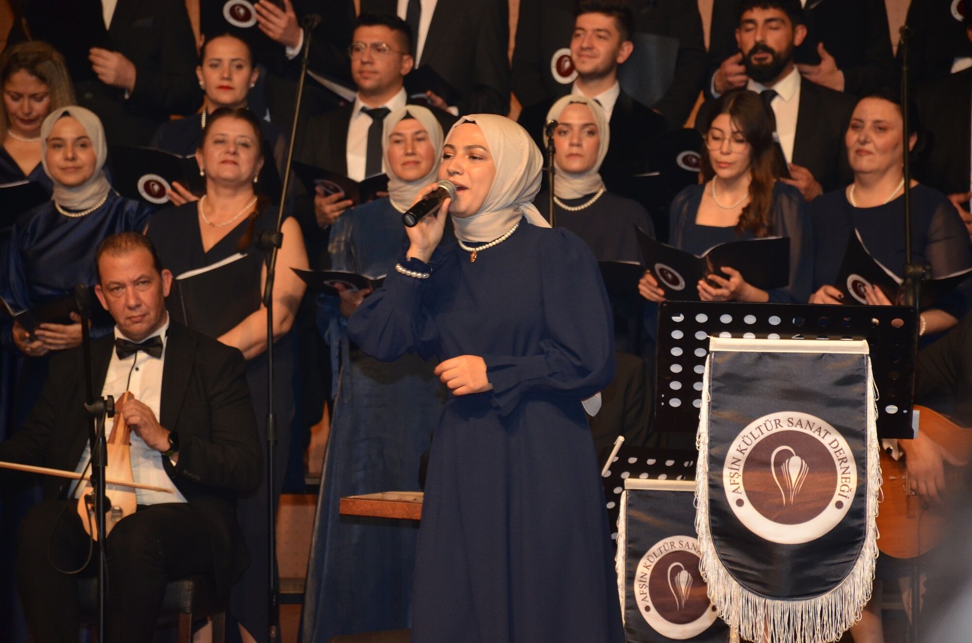 Afşin Kültür Sanat Derneği’nden “İnce Saz Şarkıları” Konseri Kahramanmaraş’ta Unutulmaz Gece (22)