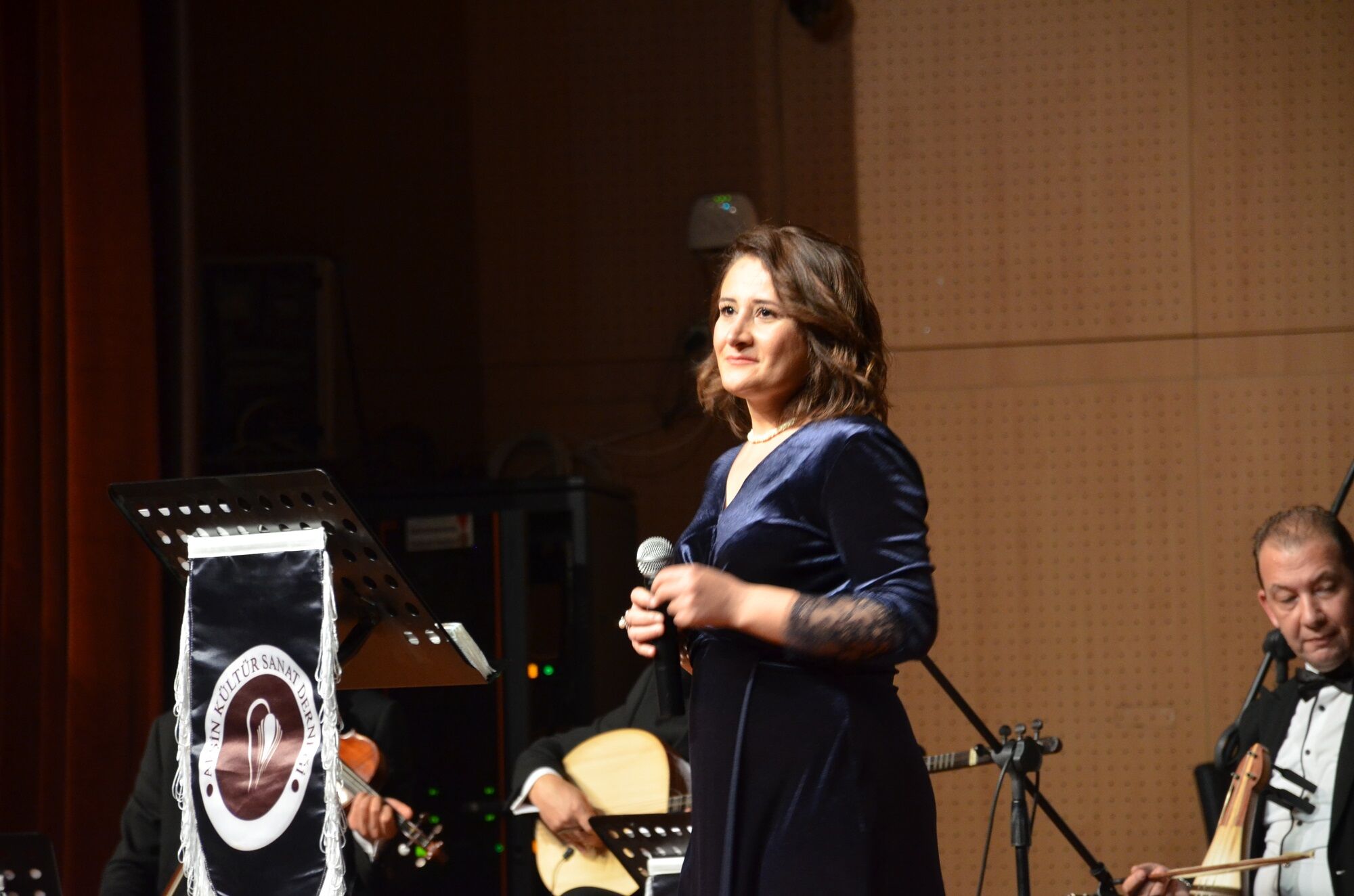 Afşin Kültür Sanat Derneği’nden “İnce Saz Şarkıları” Konseri Kahramanmaraş’ta Unutulmaz Gece (8)