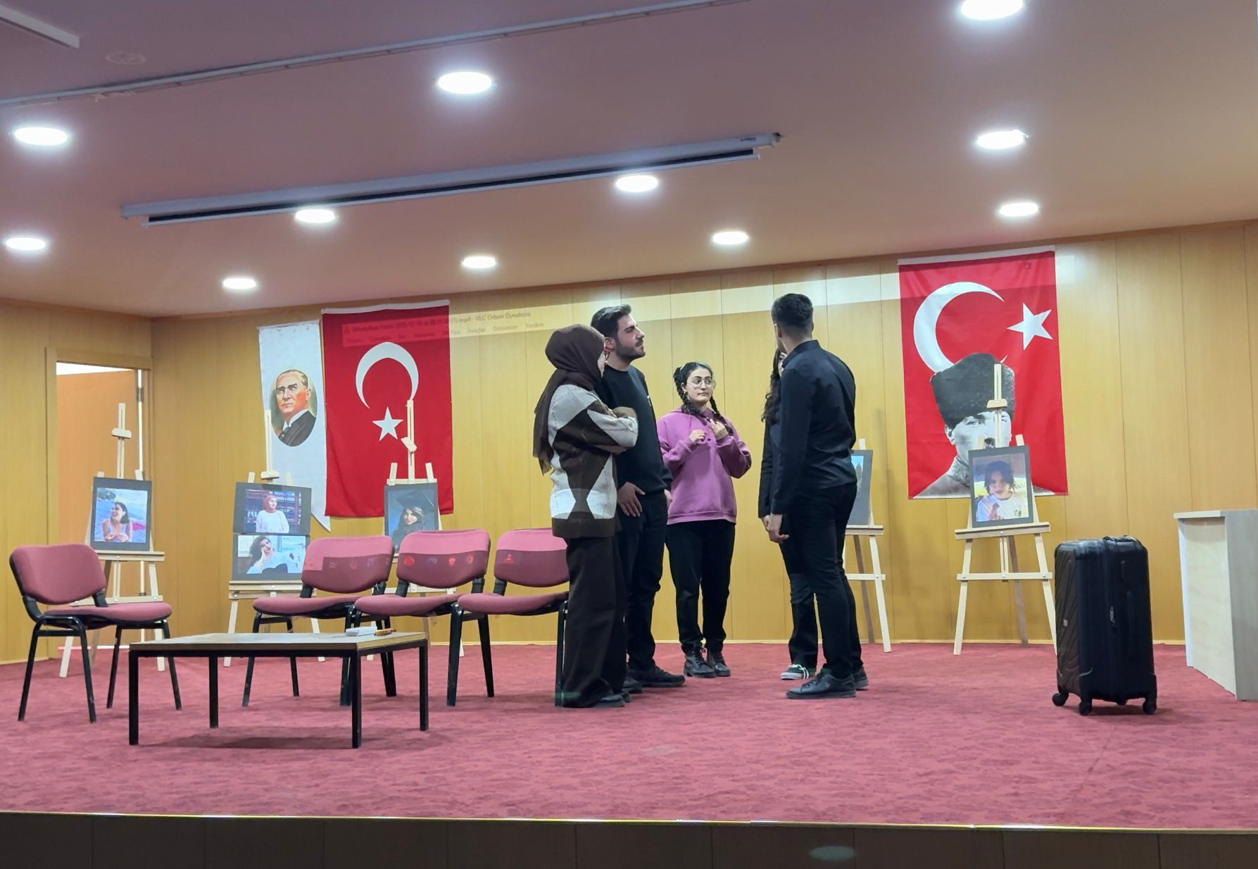 Afşin Sağlık Yüksekokulu’nda Kadına Yönelik Şiddete Dikkat Çeken Tiyatro Sunumu (8)