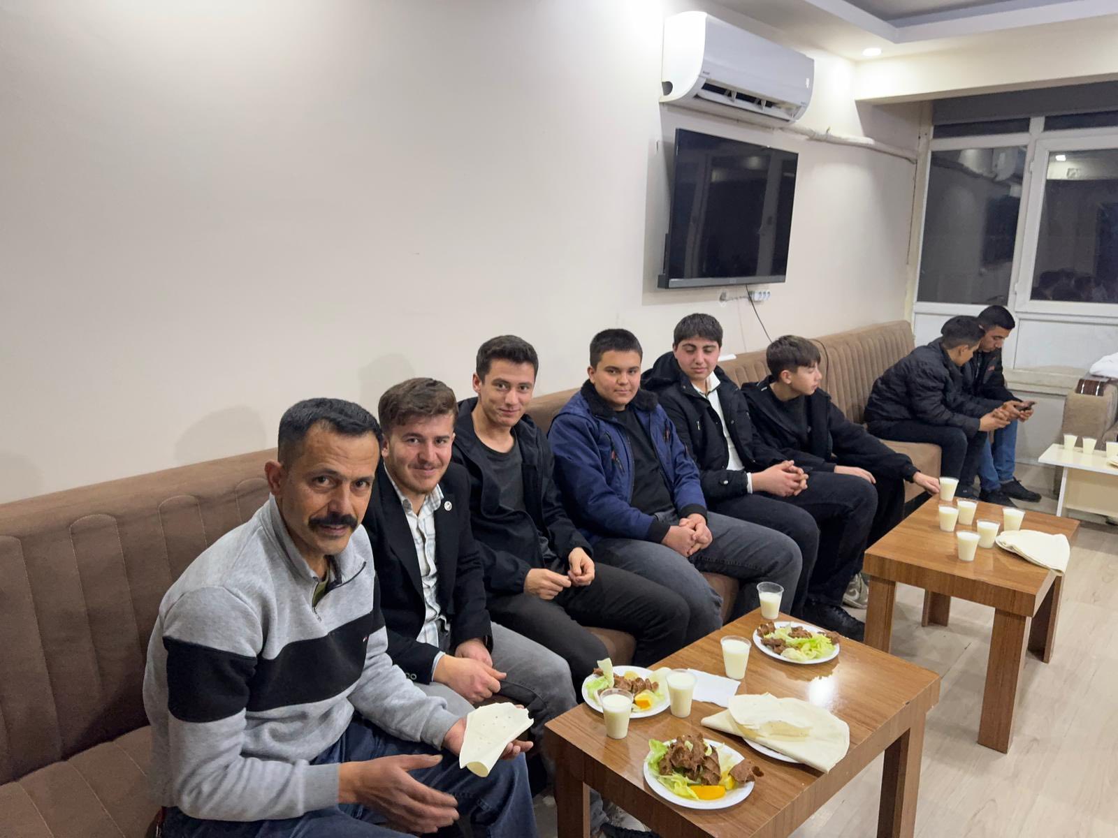 Afşin Ülkü Ocakları’ndan Eğitim Camiasını Buluşturan Çiğ Köfte Programı1