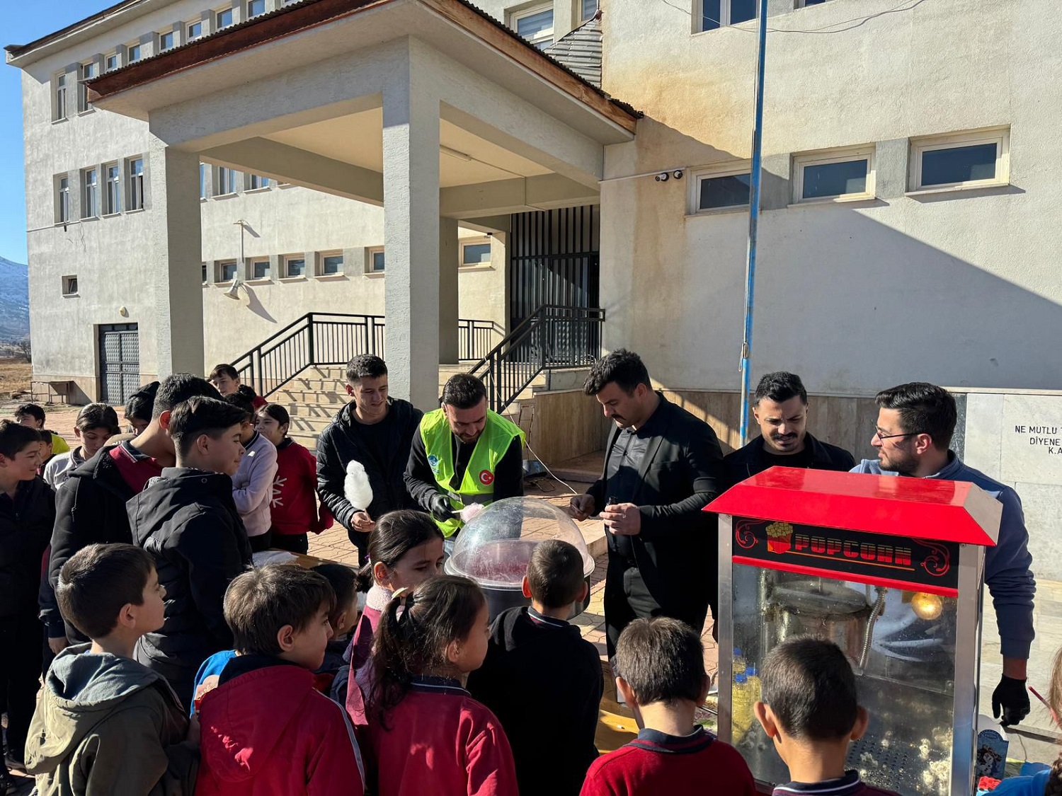 Afşin Ülkü Ocakları’ndan Yerli Malı Haftası’na Anlamlı Etkinlik (1)-1