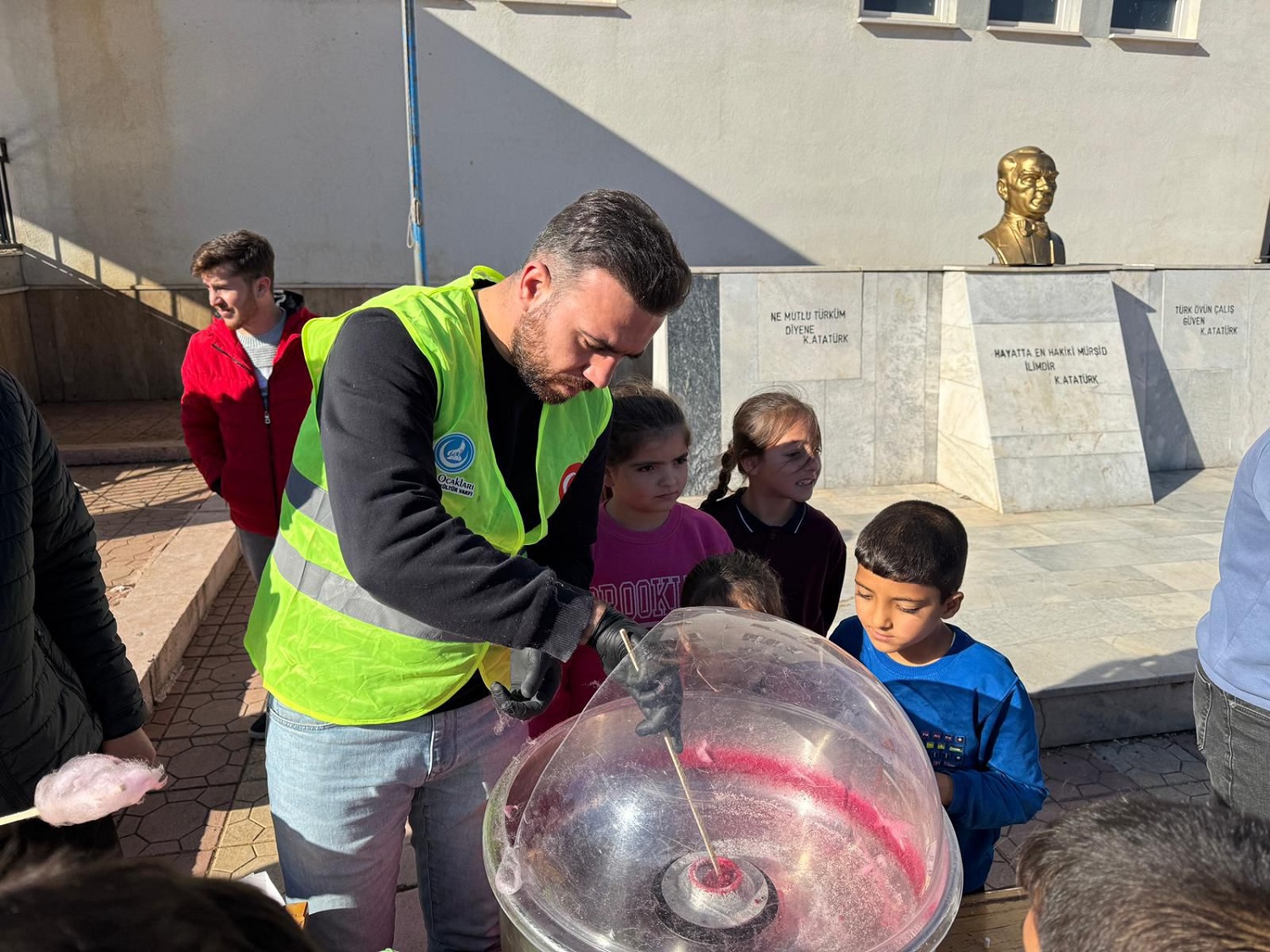 Afşin Ülkü Ocakları’ndan Yerli Malı Haftası’na Anlamlı Etkinlik (10)