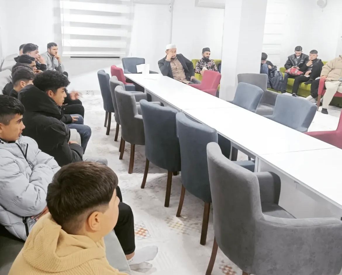 Afşin’de “1 İmam 10 Genç” Buluşması Samimi Bir Ortamda Gerçekleşti