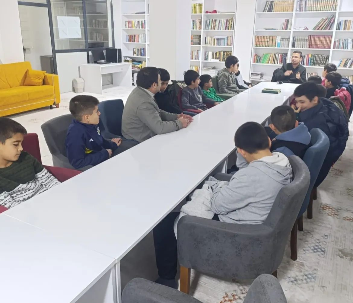 Afşin’de “1 İmam 10 Genç” Programı Samimi Ve Neşeli Bir Ortamda Gerçekleştirildi2