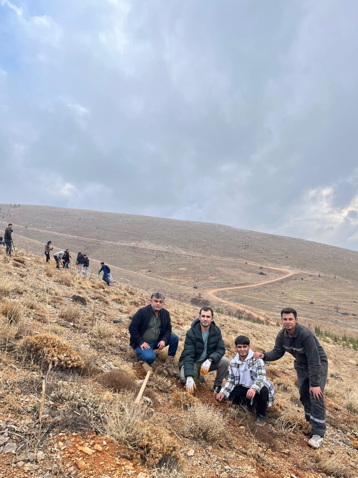 Afşin’de Anahtar Parti’den Fidan Dikimi Ve Çevre Temizliği Etkinliği (4)