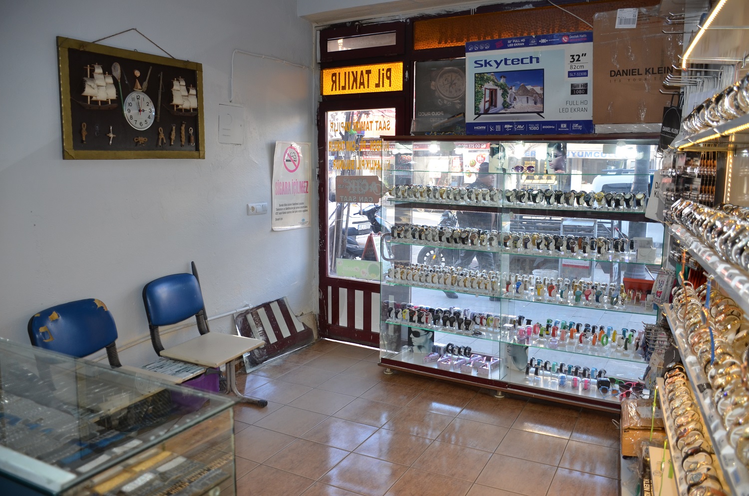 Afşin’de Eşinin Hatırasını Saatlerin Kalbinde Yaşatıyor (16)