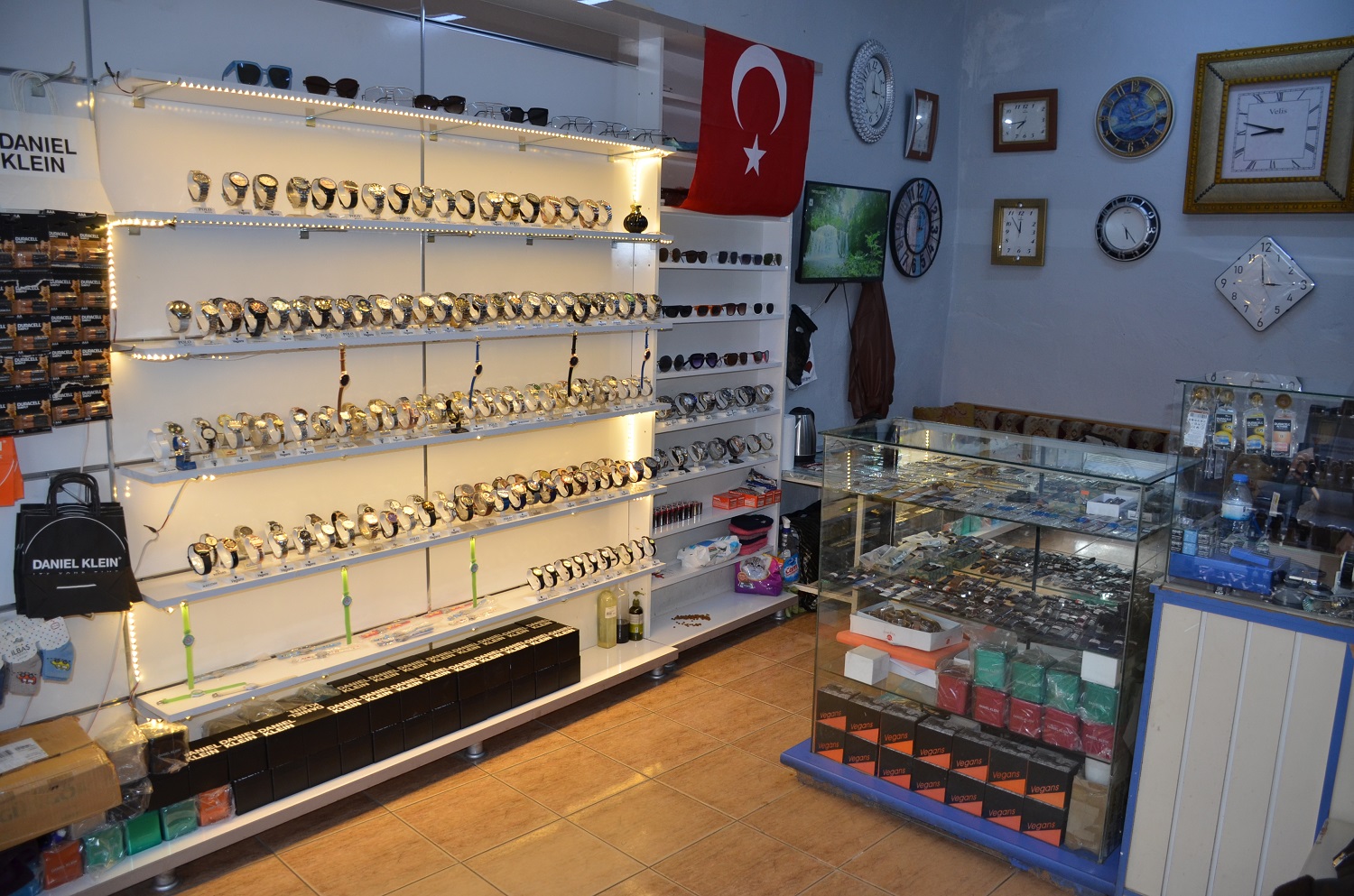 Afşin’de Eşinin Hatırasını Saatlerin Kalbinde Yaşatıyor (17)