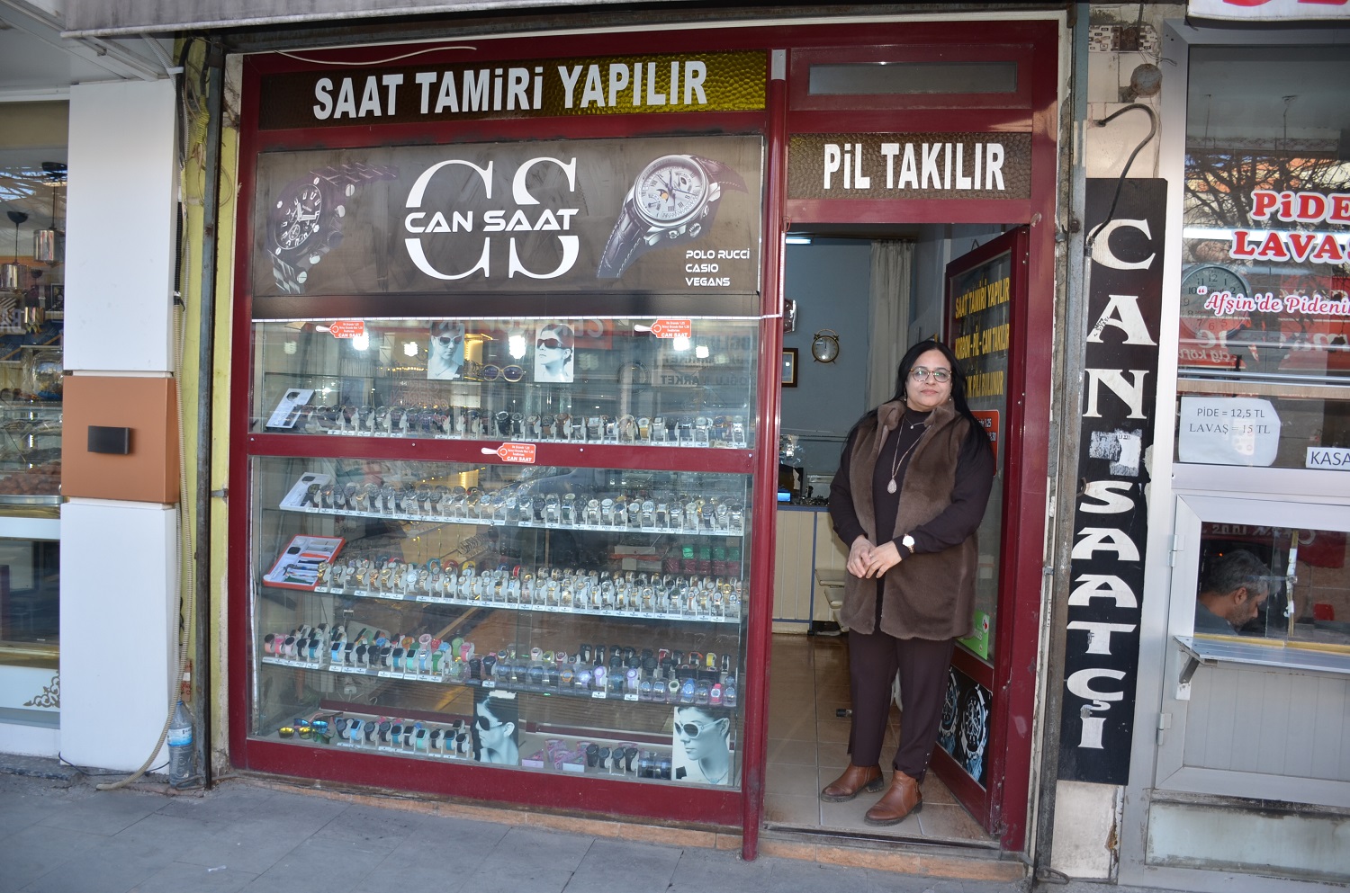 Afşin’de Eşinin Hatırasını Saatlerin Kalbinde Yaşatıyor (20)