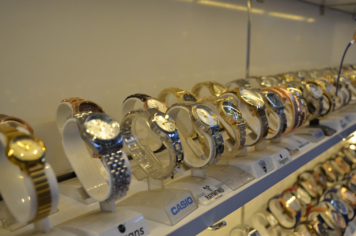 Afşin’de Eşinin Hatırasını Saatlerin Kalbinde Yaşatıyor (6)