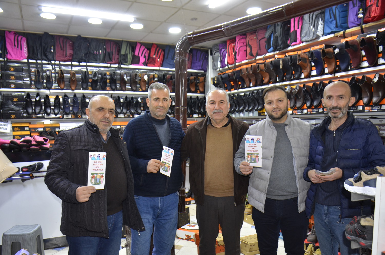 Afşin’de Esnafa Trafik Ve Sağlık İçin Yürüyüş Bilgilendirmesi Yapıldı (8)