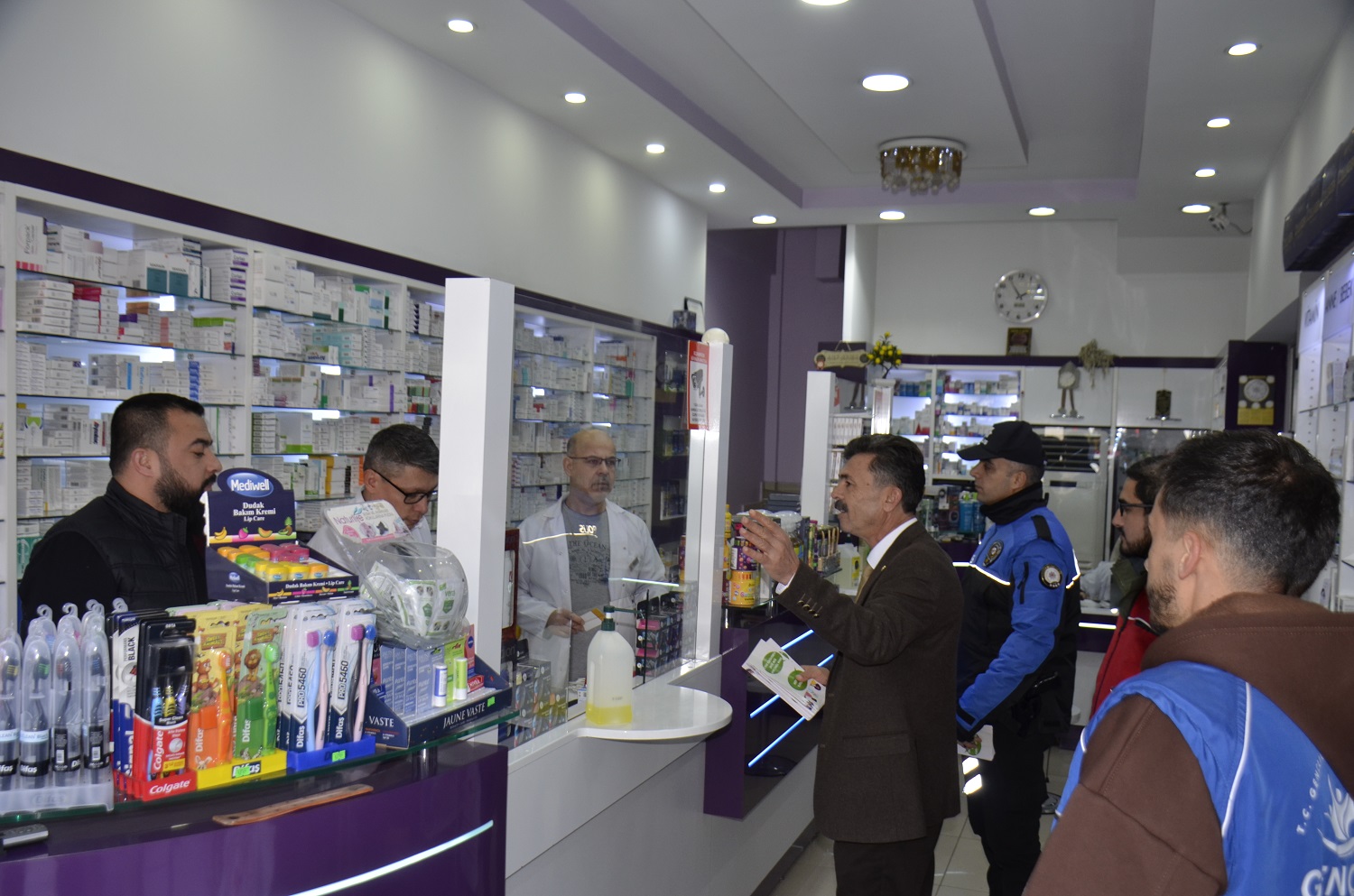 Afşin’de Esnafa Trafik Ve Sağlık İçin Yürüyüş Bilgilendirmesi Yapıldı (9)