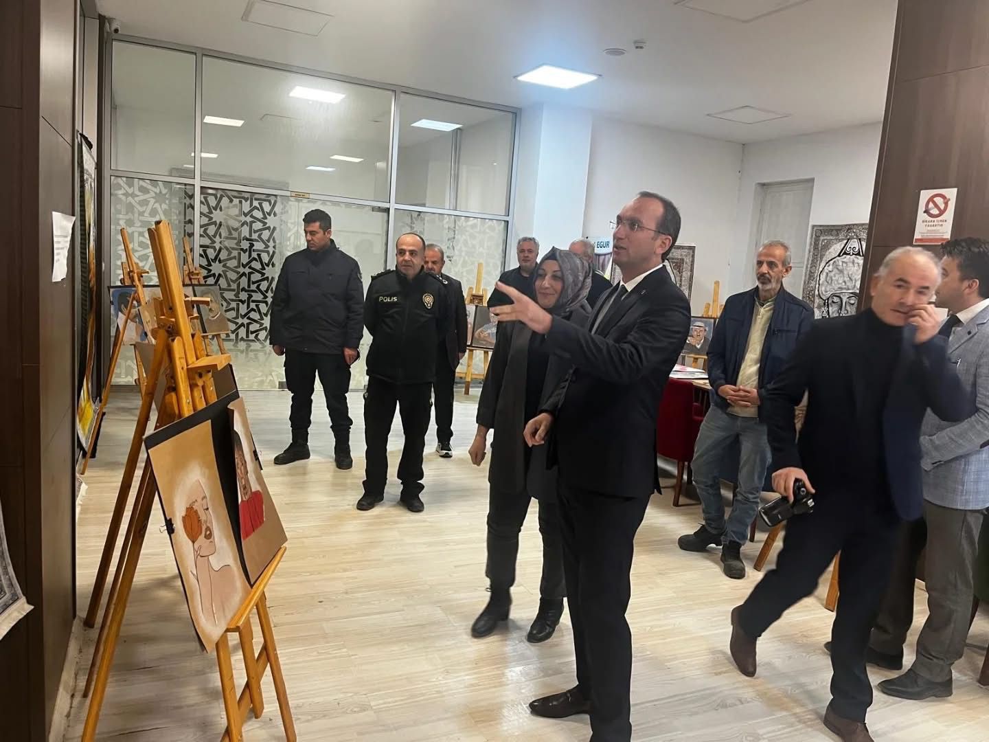 Afşin’de Halı Temalı Resim Sergisi Açıldı9