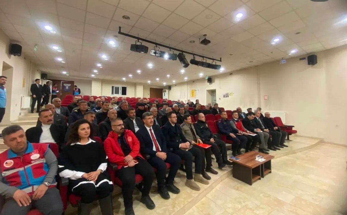 Afşin’de Kamu Hizmetleri Değerlendirme Toplantısı Yapıldı (2)