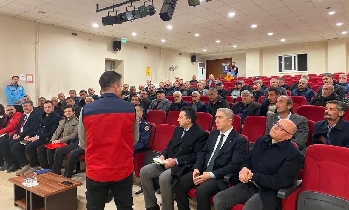 Afşin’de Kamu Hizmetleri Değerlendirme Toplantısı Yapıldı (4)