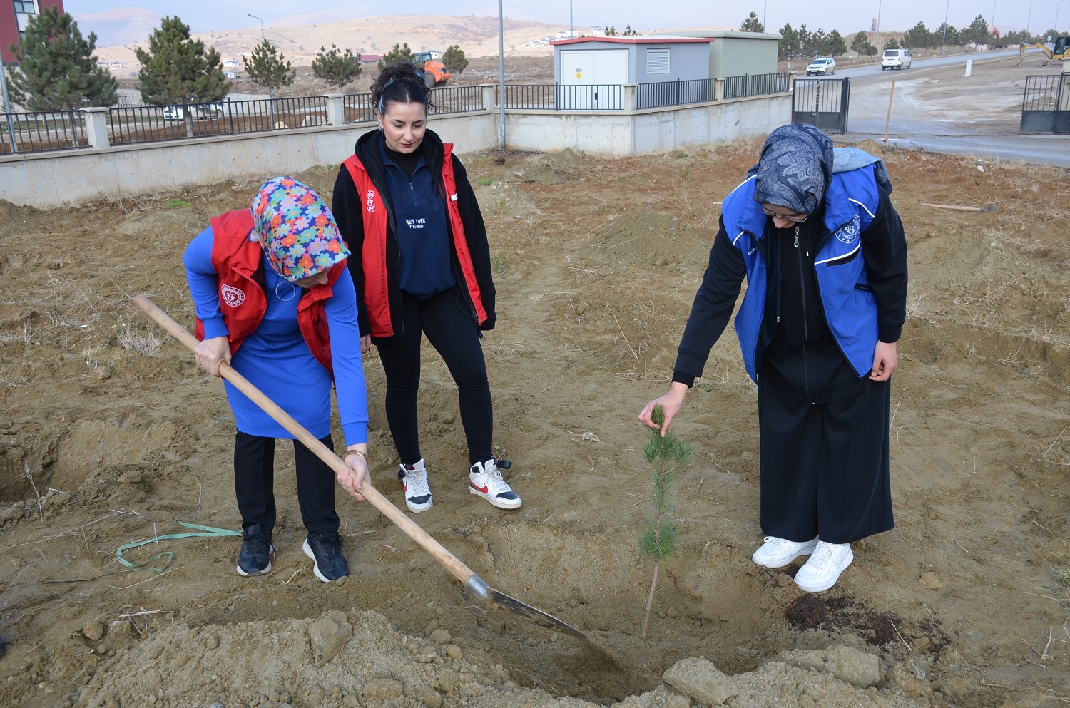 Afşin’de Şehit 20 Askerin Adı Dikilen Fidanlarda Yaşayacak (1)-1
