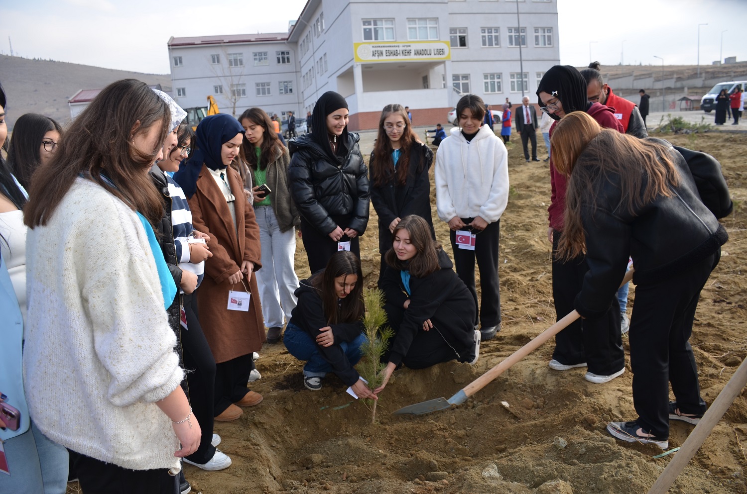 Afşin’de Şehit 20 Askerin Adı Dikilen Fidanlarda Yaşayacak (15)