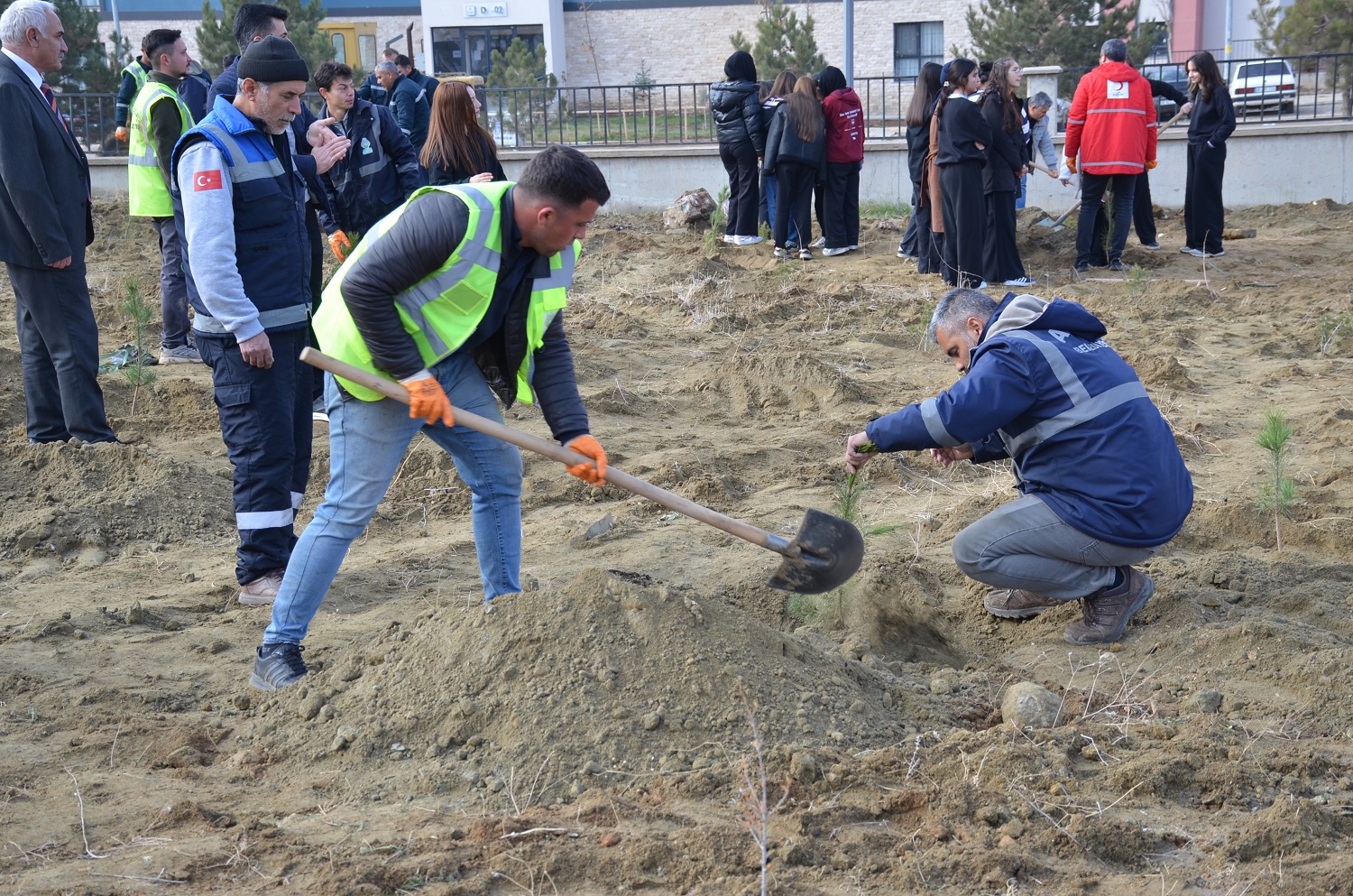 Afşin’de Şehit 20 Askerin Adı Dikilen Fidanlarda Yaşayacak (22)