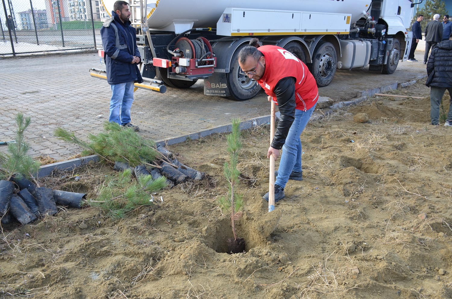 Afşin’de Şehit 20 Askerin Adı Dikilen Fidanlarda Yaşayacak (3)