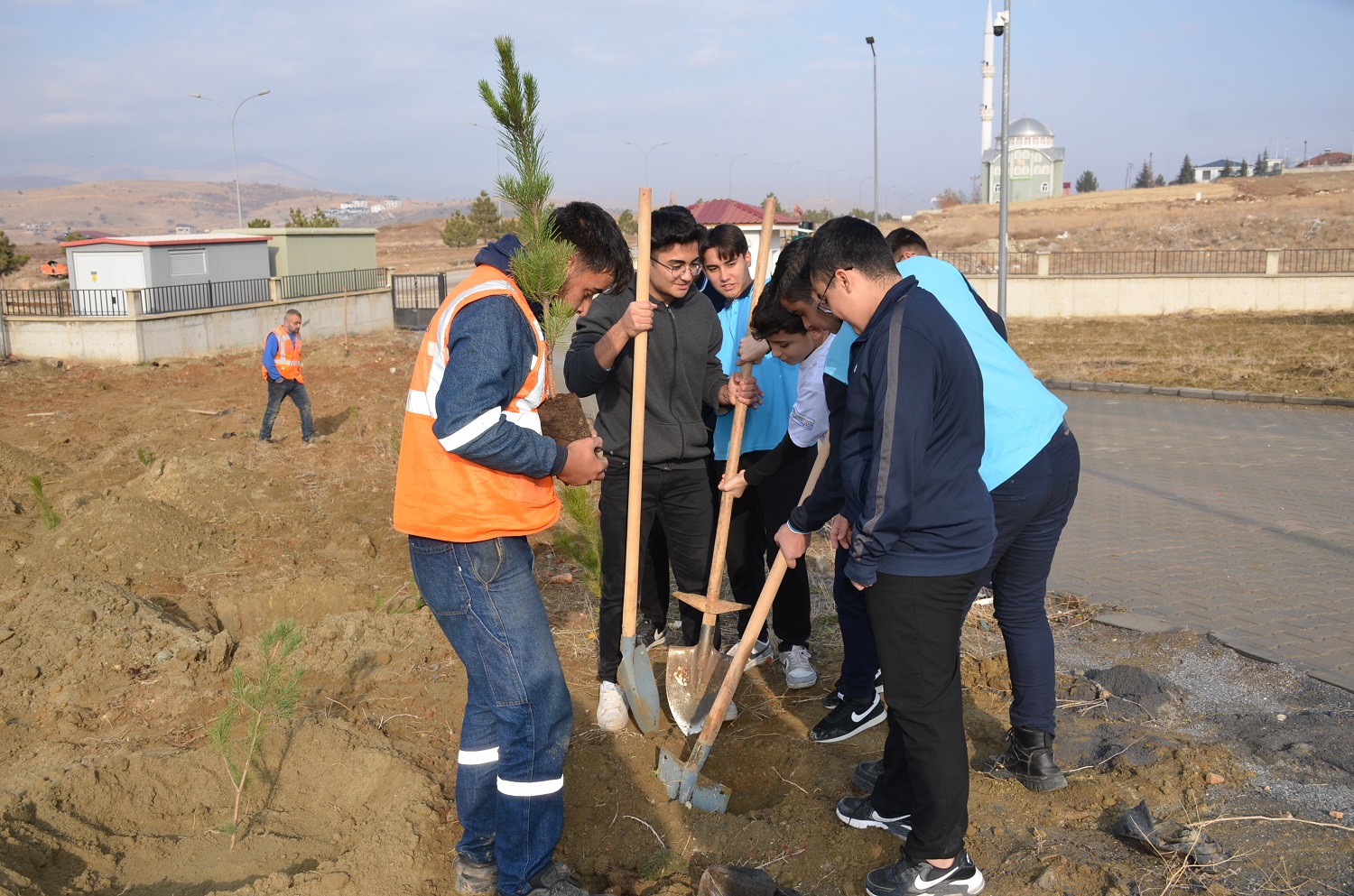 Afşin’de Şehit 20 Askerin Adı Dikilen Fidanlarda Yaşayacak (6)
