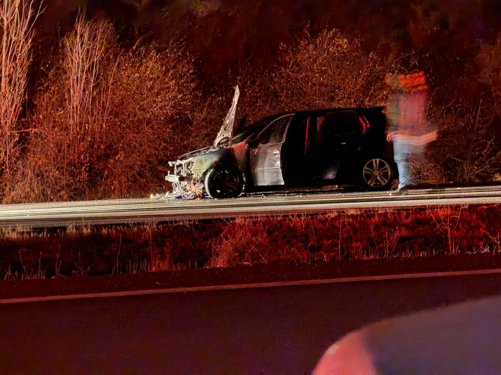 Afşin'de Seyir Halindeki Otomobil Alev Aldı2