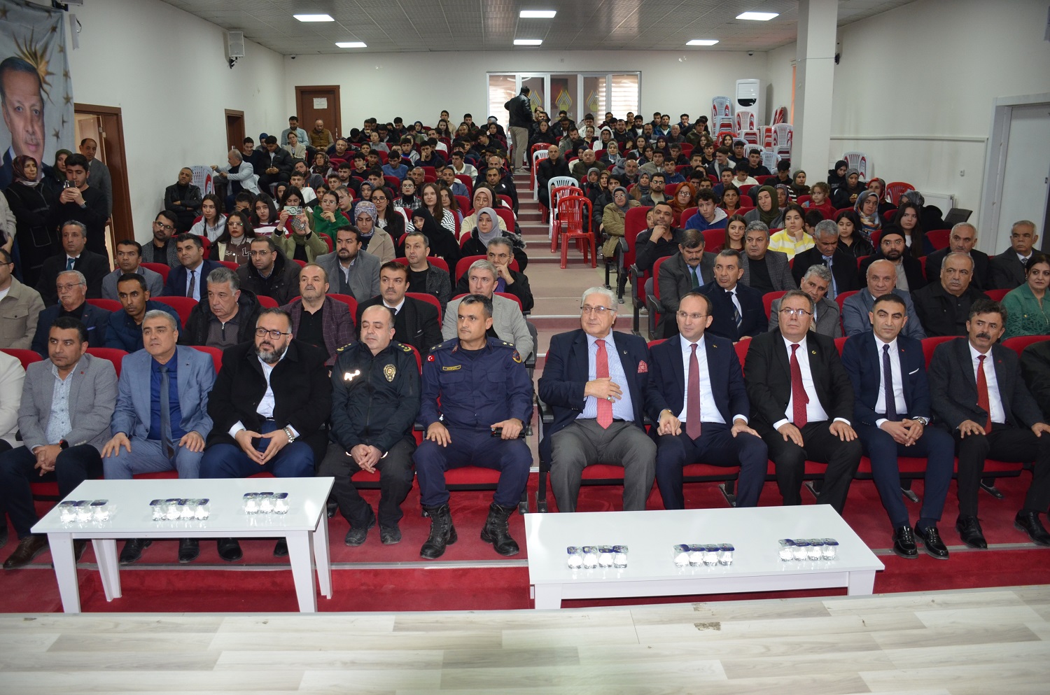 Afşin’de Teknoloji, Yapay Zekâ Ve Maneviyat Konulu Söyleşi Düzenlendi (2)