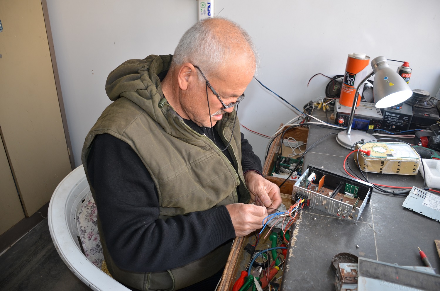 Afşin’de Teyp Tamirciliğinin Son Ustası İnce Köker (4)