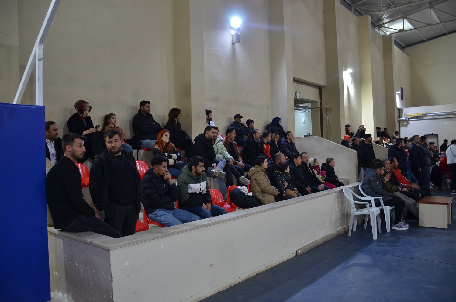 Afşin’de Voleybol Halk Turnuvası’nda Yarı Final Heyecanı Dorukta (10)