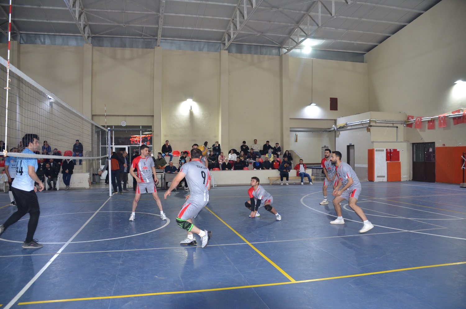 Afşin’de Voleybol Halk Turnuvası’nda Yarı Final Heyecanı Dorukta (17)