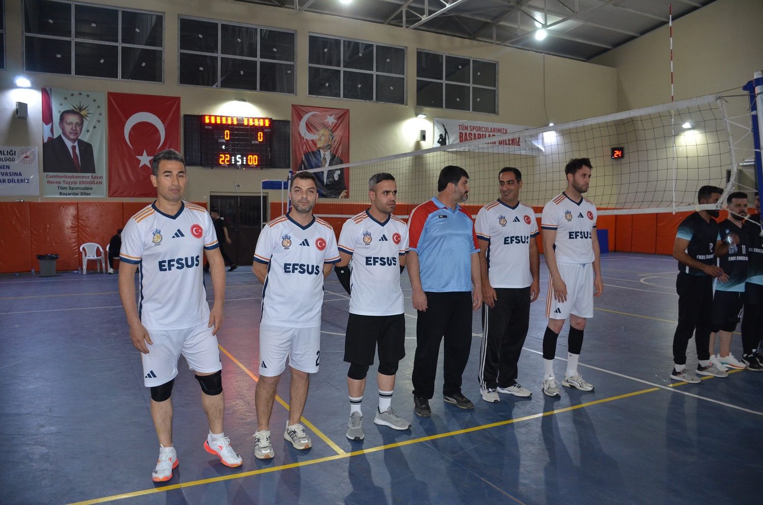 Afşin’de Voleybol Halk Turnuvası’nda Yarı Final Heyecanı Dorukta (6)