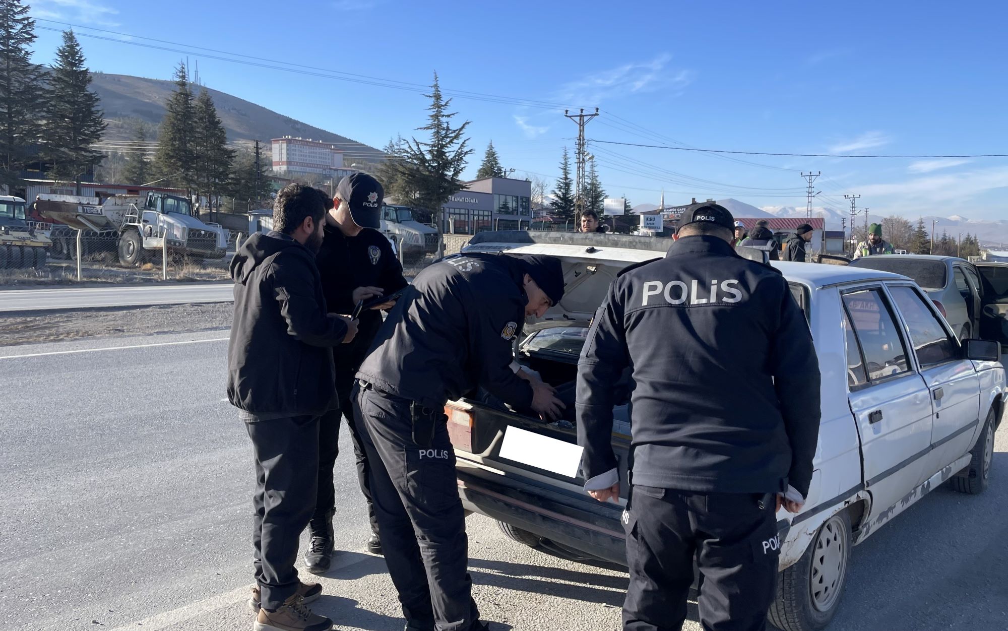 Afşin’de Yılbaşı Öncesi Polis’ten Şok Uygulama (3)