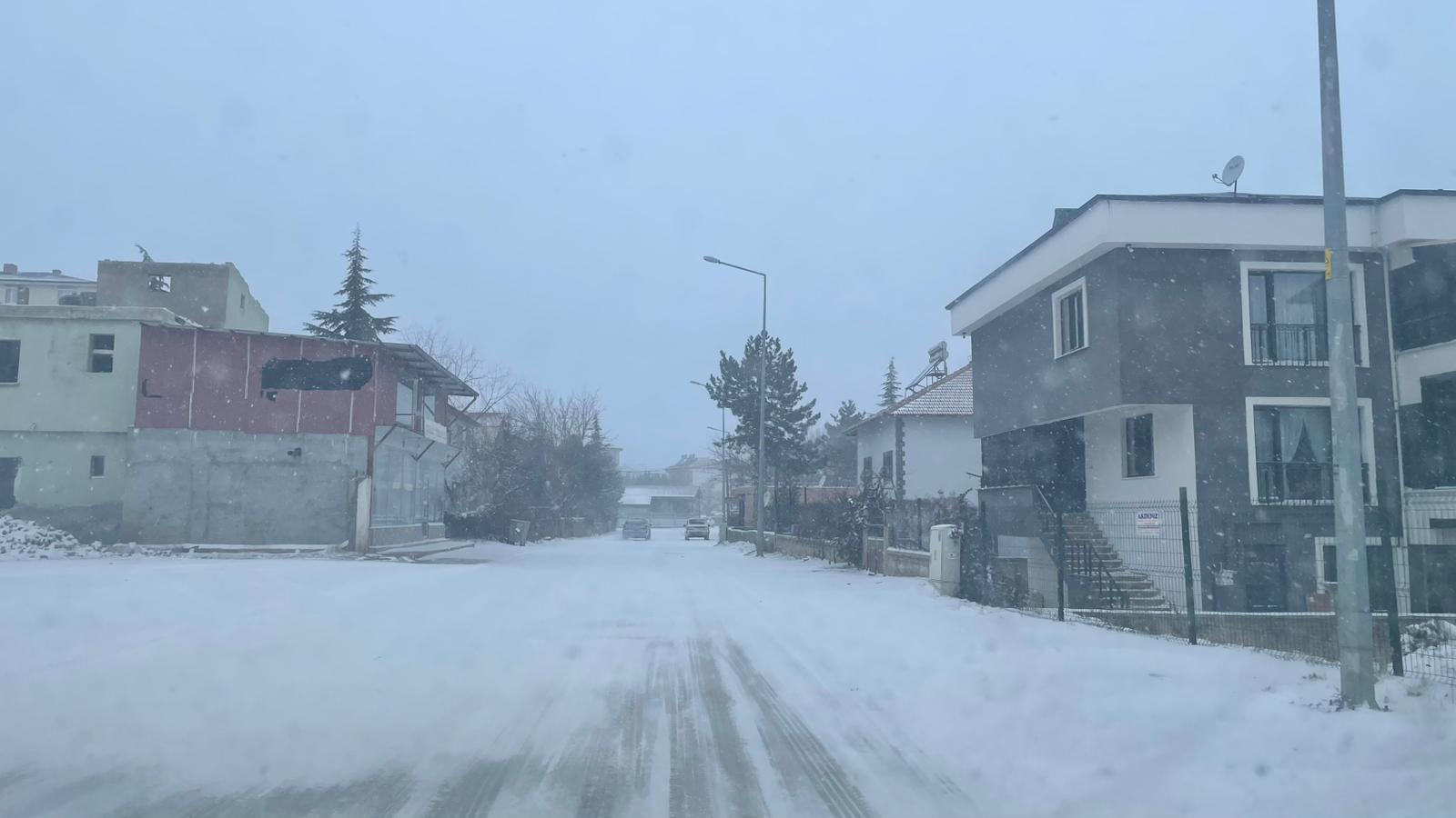 Afşin’e Yılın İlk Karı, Yılın Son Gününde Düştü (2)