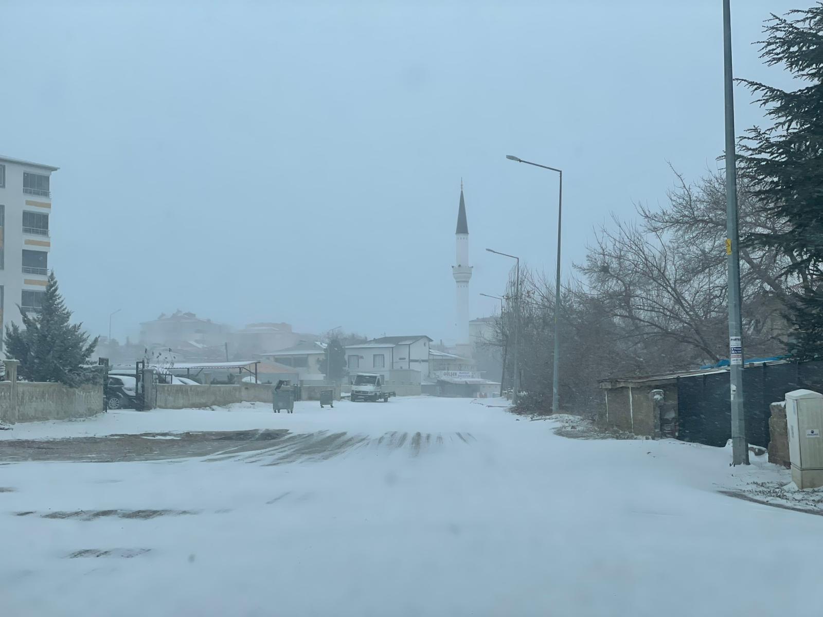 Afşin’e Yılın İlk Karı, Yılın Son Gününde Düştü (5)