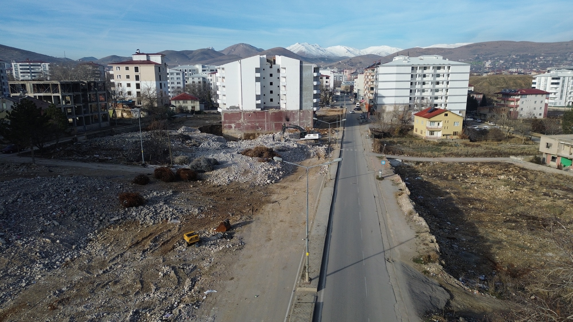 Afşin’in En İşlek Caddesi 1 Aydır Trafiğe Kapalı! (1)