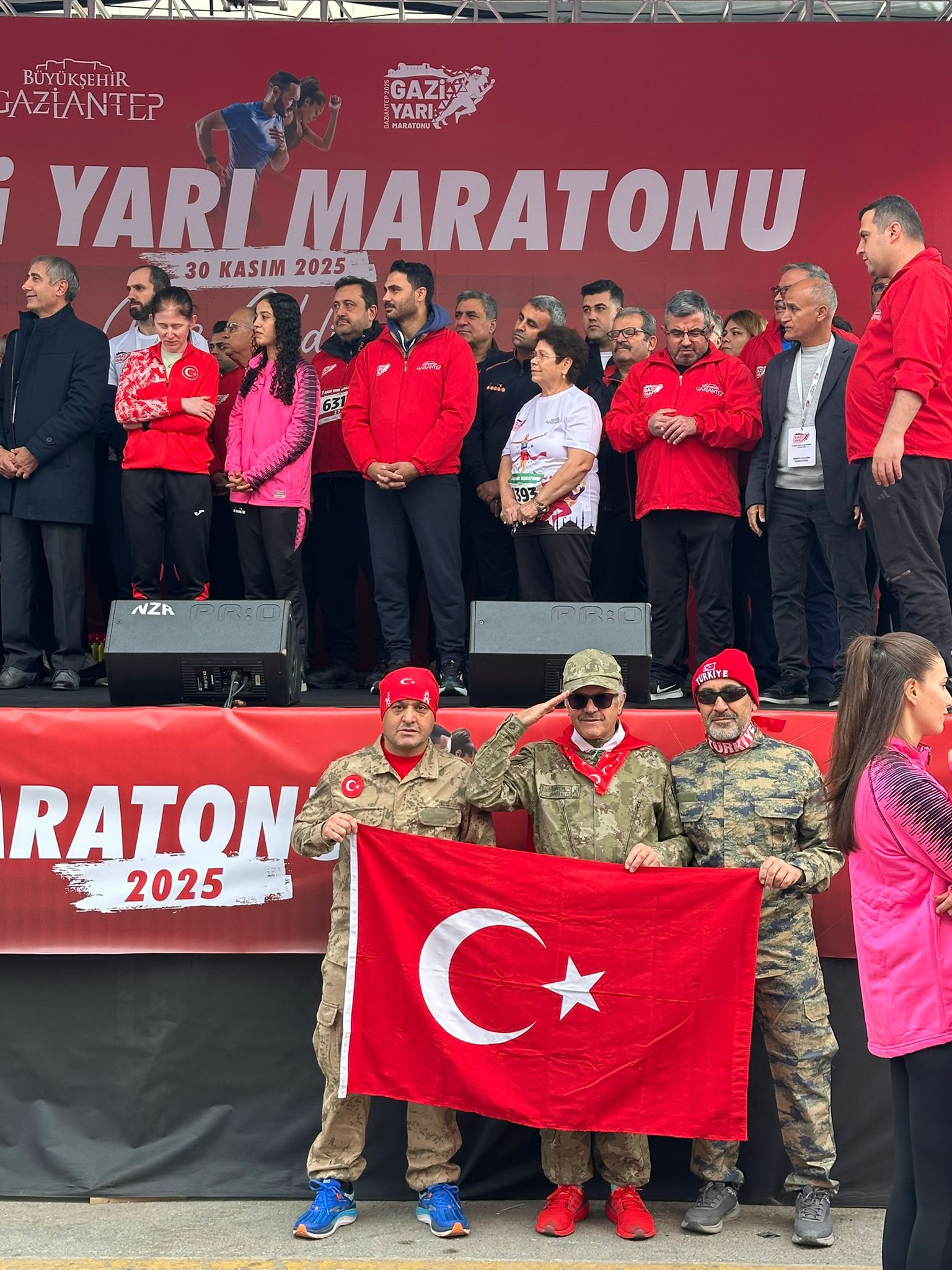Afşinli Maratoncular, Kurtuluş Koşusunda Asker Kıyafetiyle Büyük İlgi Topladı 3