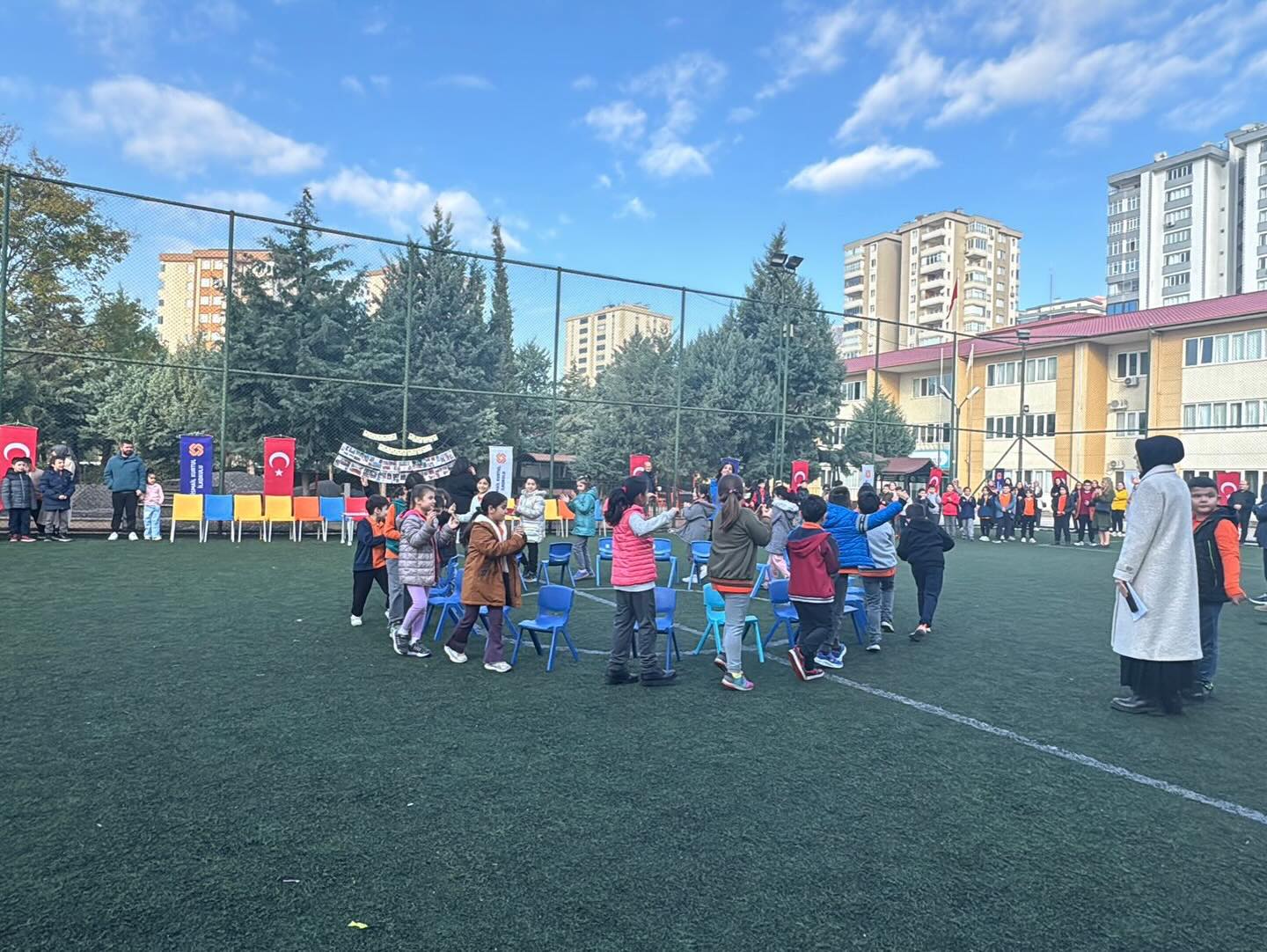 “Ailemle Eğitim Yolculuğu” Projesinde Geleneksel Çocuk Oyunları Coşkusu4