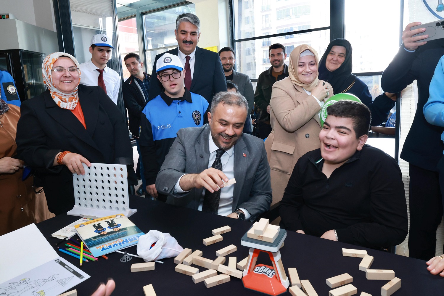 Ak Kadınlar’dan Dokmer’de Anlamlı Dünya Engelliler Günü Programı (1)