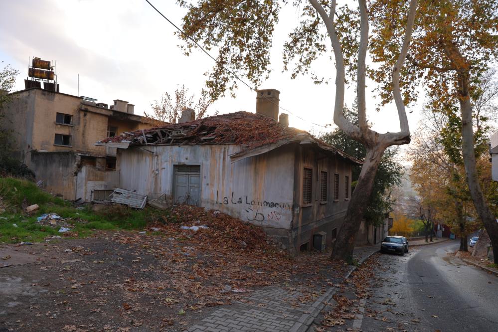 Asırlık Tarihi Evler Restorasyon Bekliyor 6