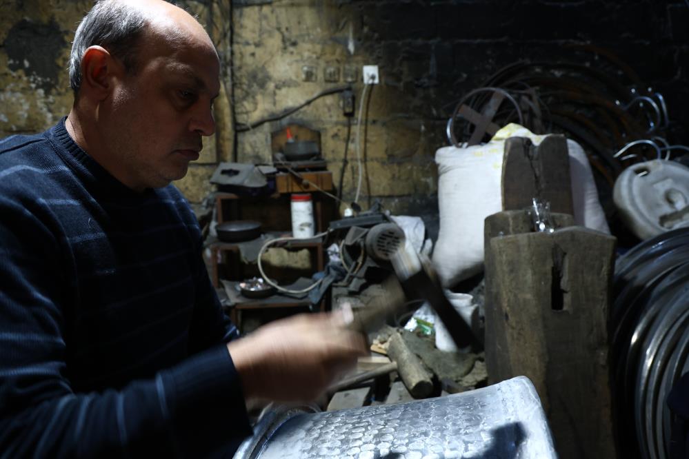 Bakır Ustalarının Çekiç Sesleri Asırlık Çarşıda Hâlâ Yankılanıyor 5