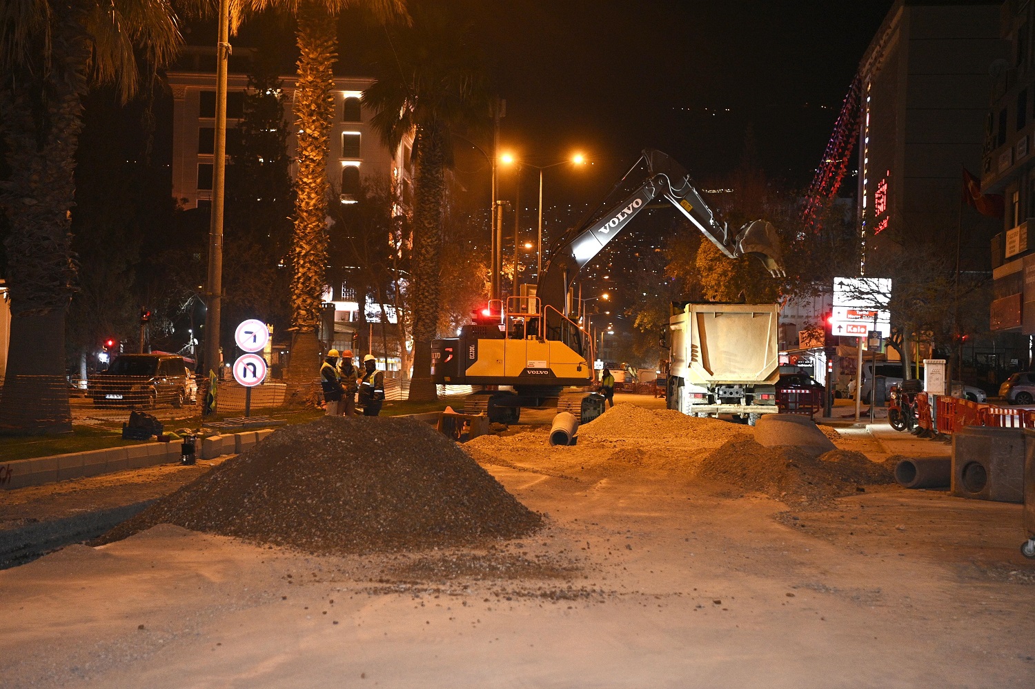 Başkan Görgel, Şehir Merkezindeki Alt Ve Üstyapı Çalışmalarını Yerinde İnceledi (3)
