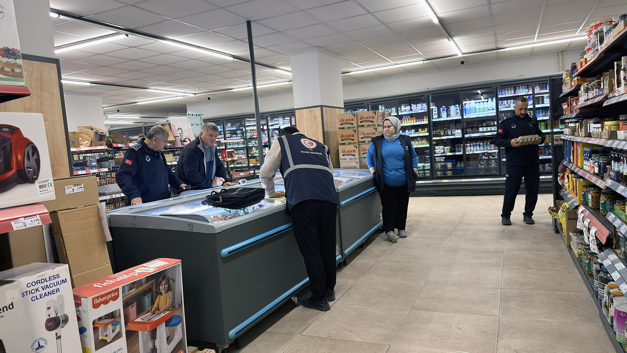 Büyükşehir Zabıtası, Tüketici İçin Sahada Denetimlerini Yoğunlaştırdı (1)