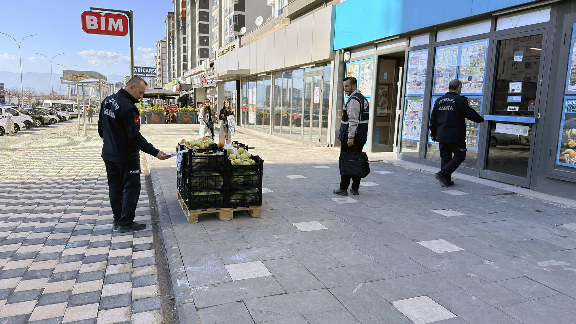 Büyükşehir Zabıtası, Tüketici İçin Sahada Denetimlerini Yoğunlaştırdı (2)