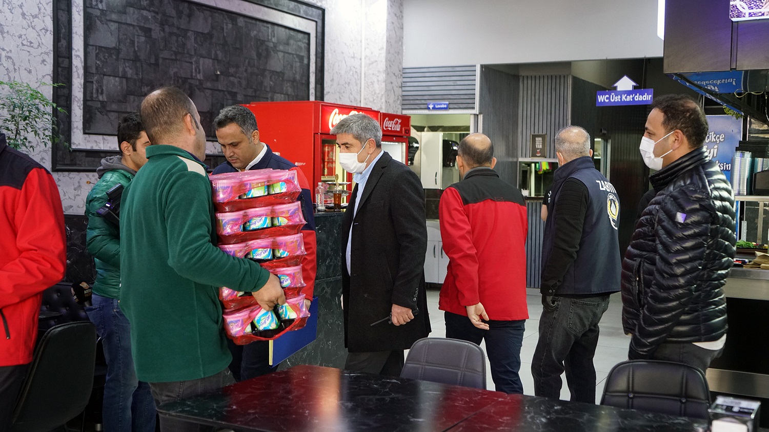 Büyükşehir Zabıtasından Uzun Çarşı’da Kapsamlı Denetim (1)