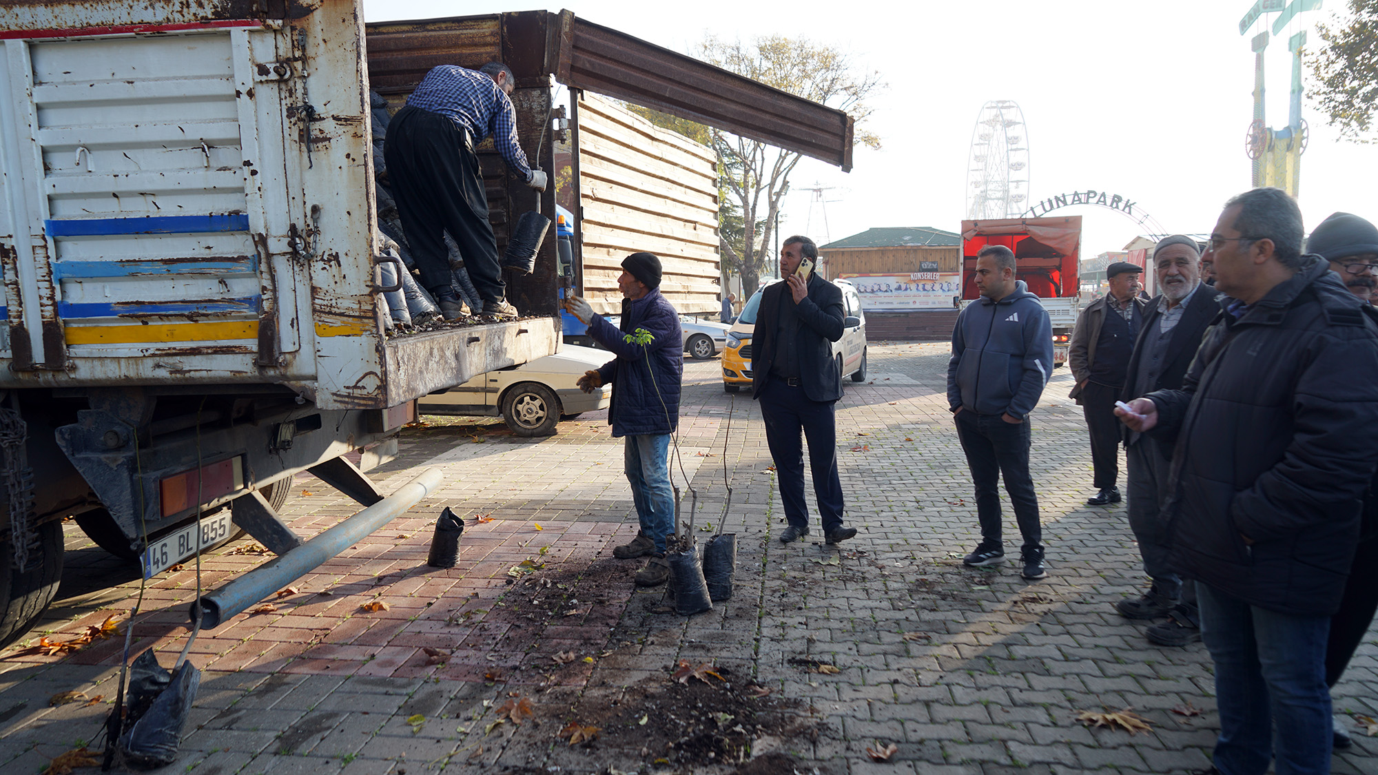 Büyükşehir’den Bin 500 Üreticiye 193 Bin Adet Fidan Desteği (4)