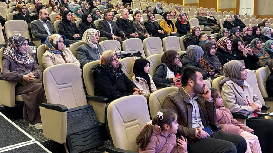 Büyükşehir’den Göksun’da Aileler İçin Edebiyat Ve Değerler Buluşması (1)