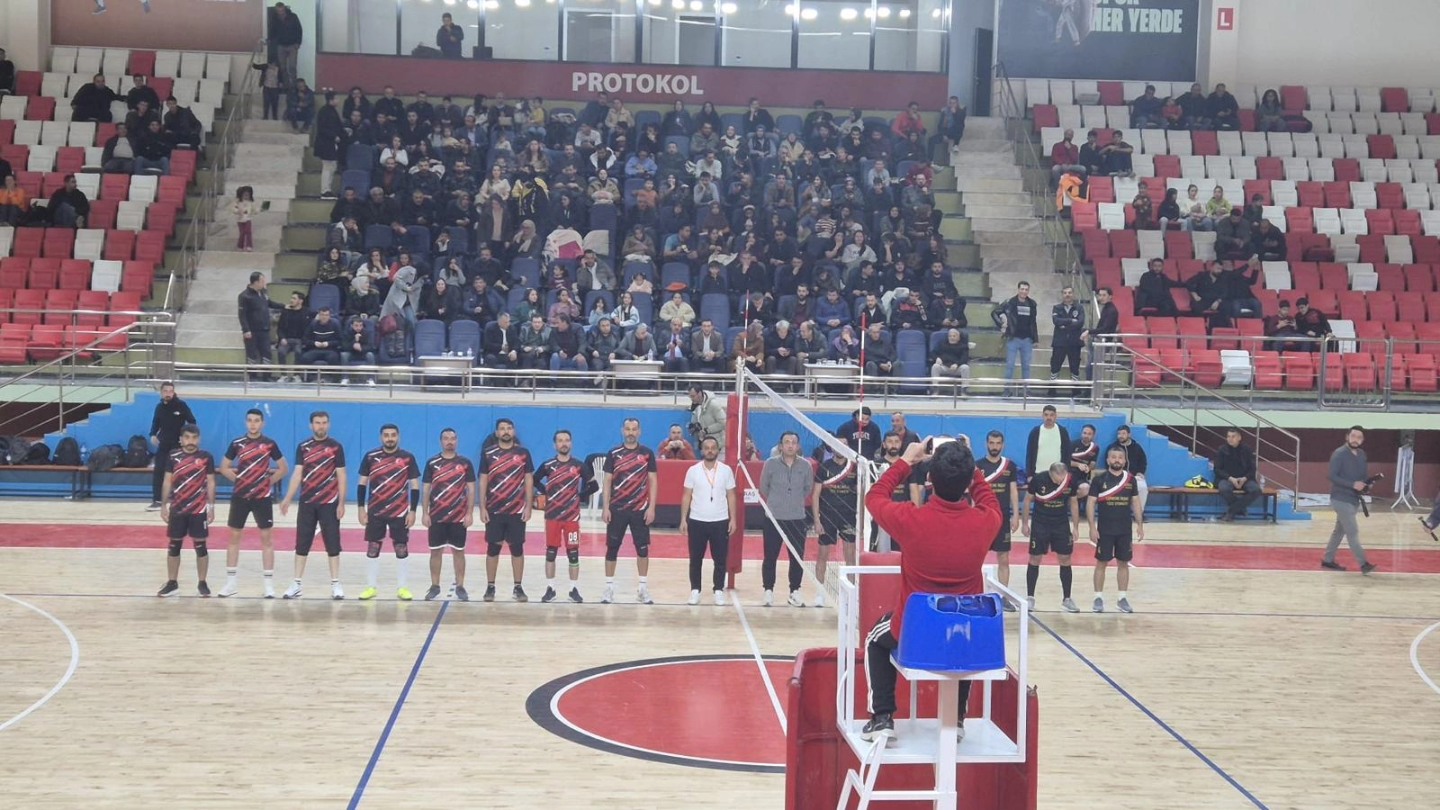 Cengizhan Firik Anısına Düzenlenen Voleybol Turnuvası Sona Erdi (2)
