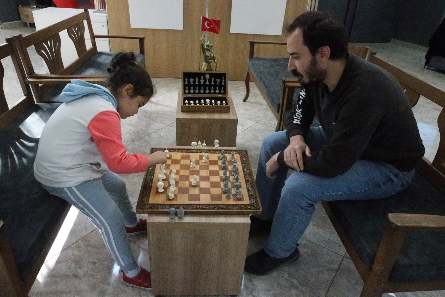 Deprem Enkazından Kültürel Satranç Takımı (4)